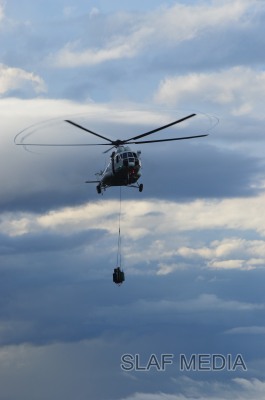 Sri
Lanka Air Force conducts underslung operation at Hanthane Hill